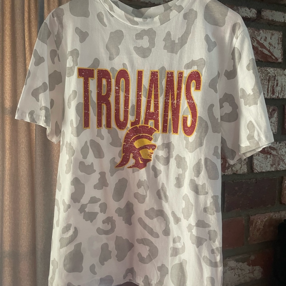 Trojans Graphic Short Sleeve Tee - White and Gray